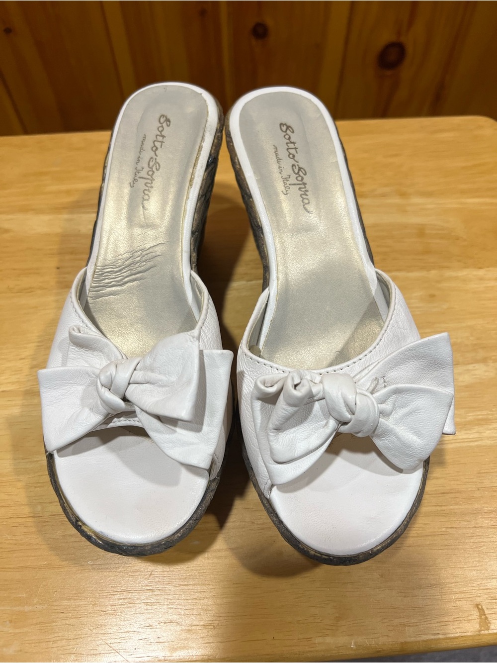 Sotto Sopra White Bow Slide Mules